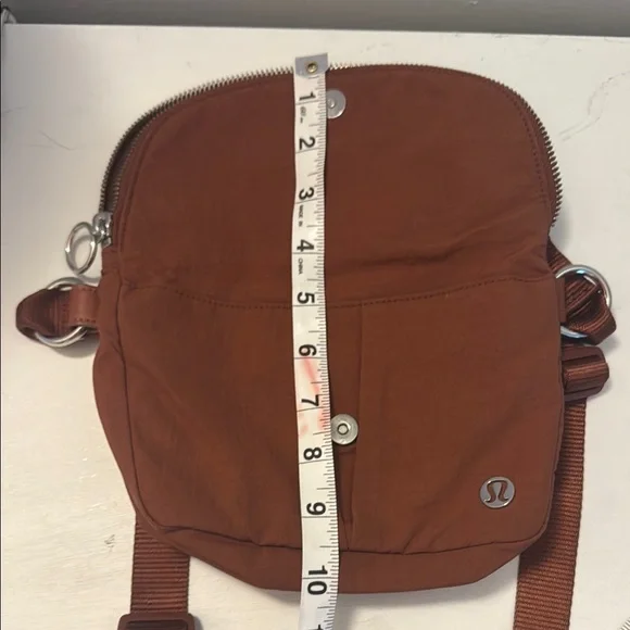 lululemon athletica festival burnt orange Crossbody Bag - Like New - Picture 10 of 10